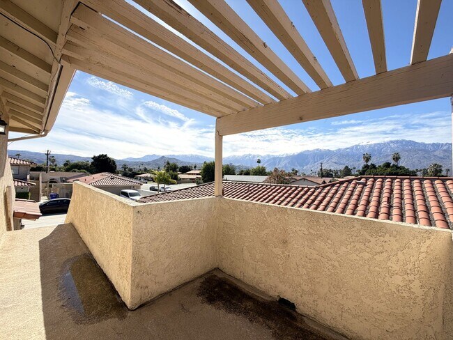 Building Photo - AVAILABLE NOW!! 3 Bedroom 2 Bathroom Upper Level Unit in Cathedral City!
