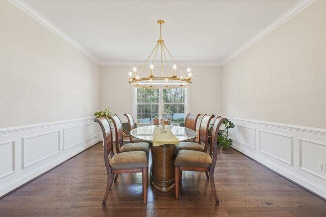 Building Photo - 9366 Alder Dr