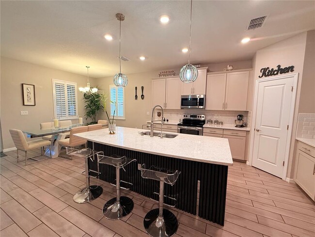 Building Photo - 8321 Praise Dr