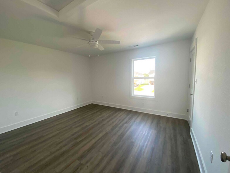 Building Photo - 307 Indian Dr