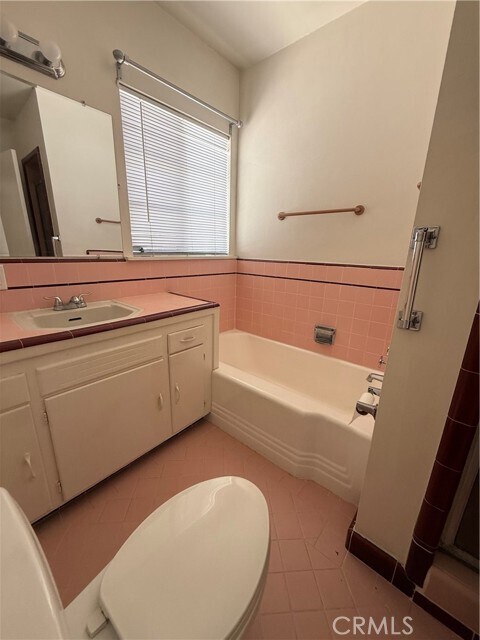Building Photo - 4909 Coldwater Canyon Ave