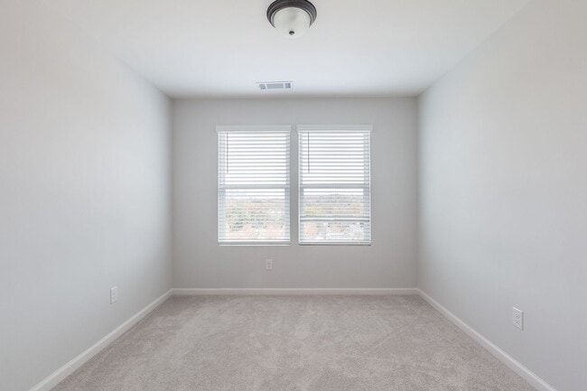 Building Photo - Beautiful Grant Park Townhome Directly on the Atlanta BeltLine w/ City Views!