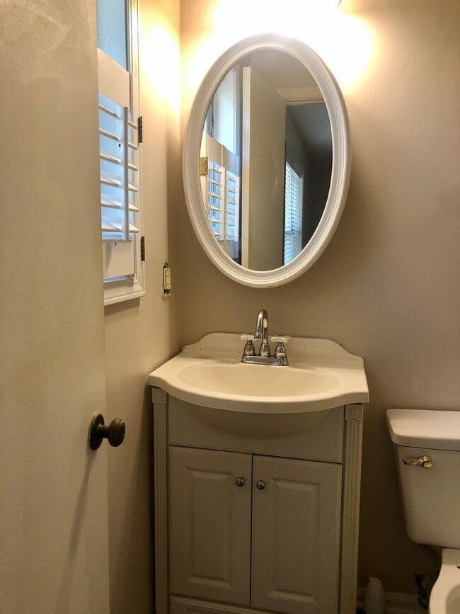 Building Photo - 1+ Acre of Wooded Privacy in Allatoona High School