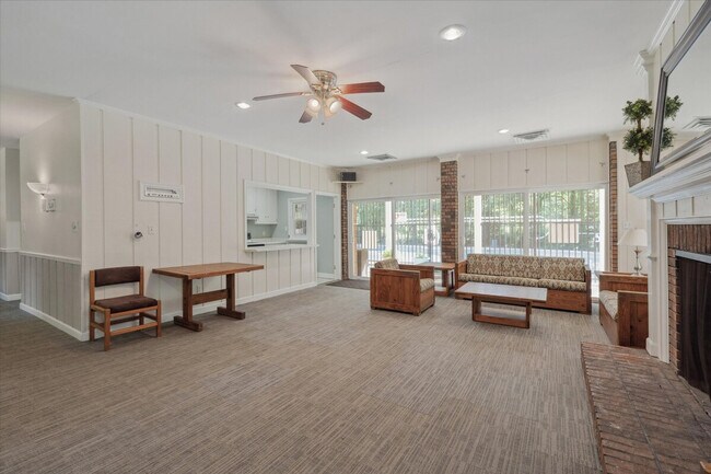 Building Photo - 107 Barbary Ct