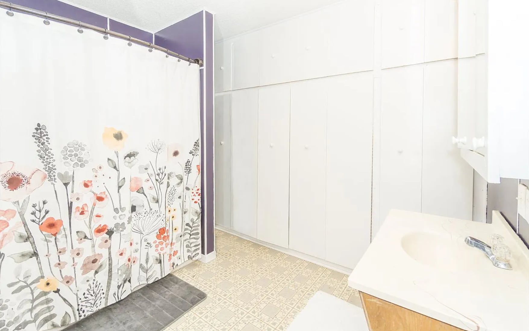 Main Floor Bath - 108 5th St NE