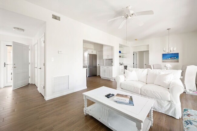 Building Photo - 5045 Harmony Cir