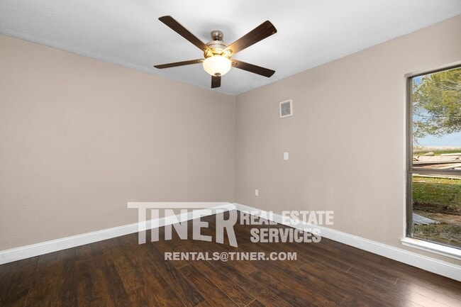 Building Photo - 4281 Silver Dove Way