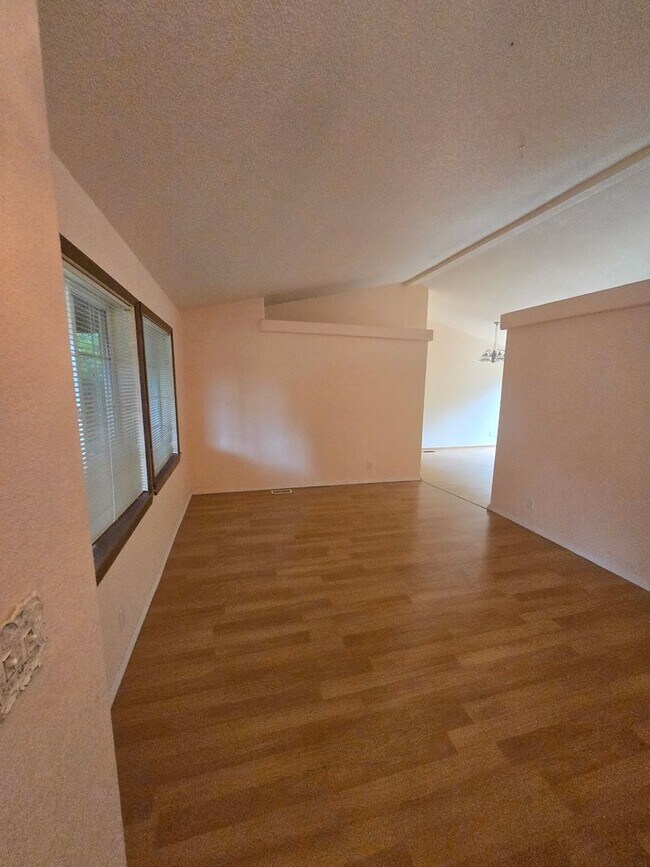 Building Photo - STATUS: PENDING APPLICATION- R10B | $1995 ...