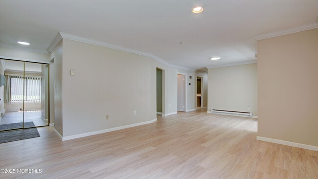 Building Photo - 30 Meadow Green Cir