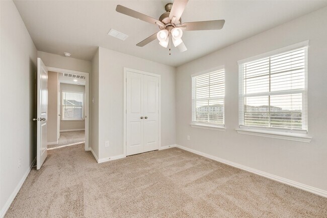Building Photo - 219 Cranz Farm Dr