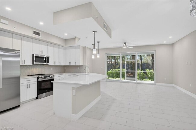 Building Photo - 286 Indies Dr E