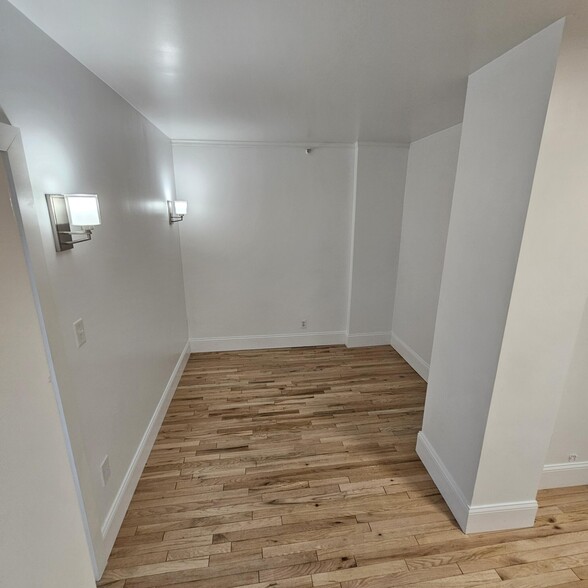 Building Photo - 276 Saint Botolph St