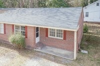 Building Photo - S Pine St