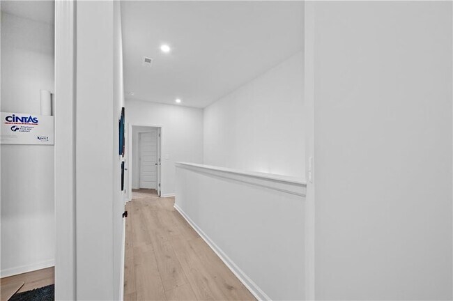 Building Photo - 229 Dupont Dr