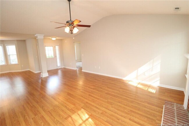 Building Photo - 305 Firefly Rd