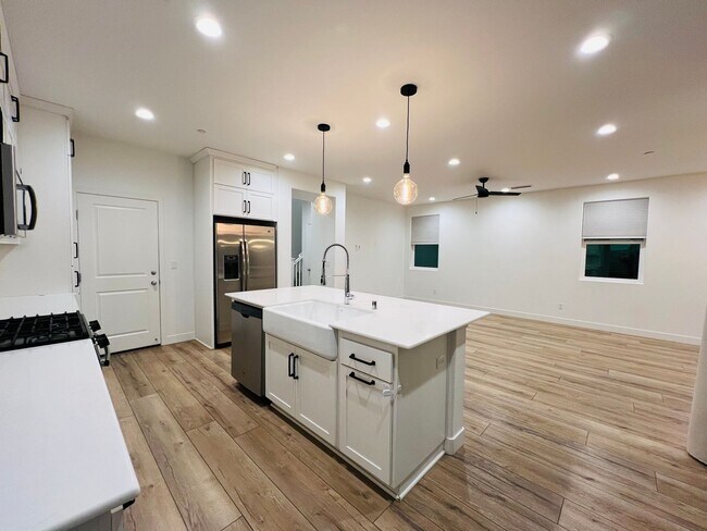 Building Photo - Tesoro Viejo Home- this is home and the community is unlike anything you've experienced before!