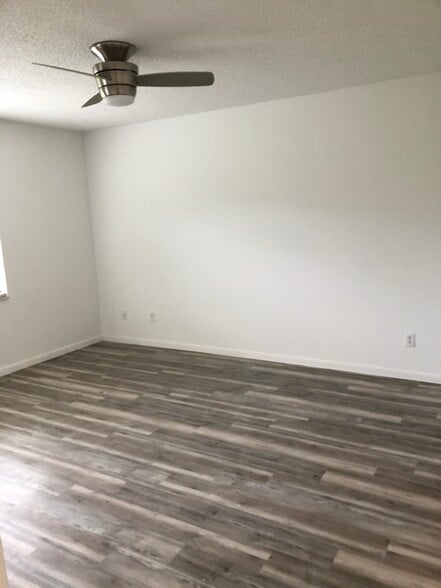 Building Photo - 6010 Indrio Rd