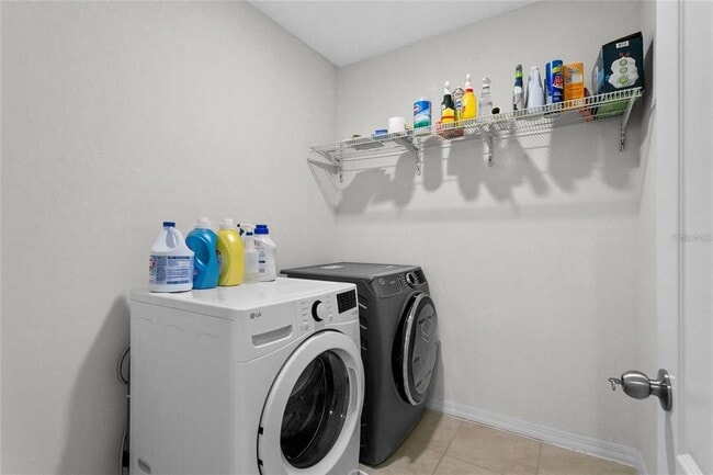 Building Photo - 1872 Rustic Falls Dr