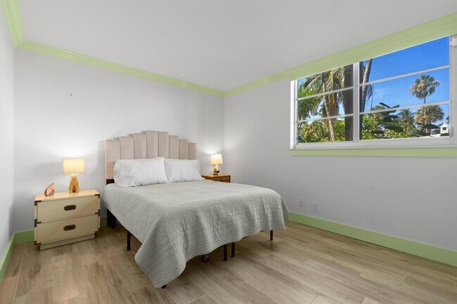 Building Photo - 917 N Flagler Dr
