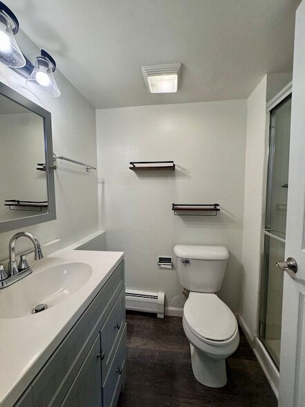 Building Photo - 270 Shorewood Dr