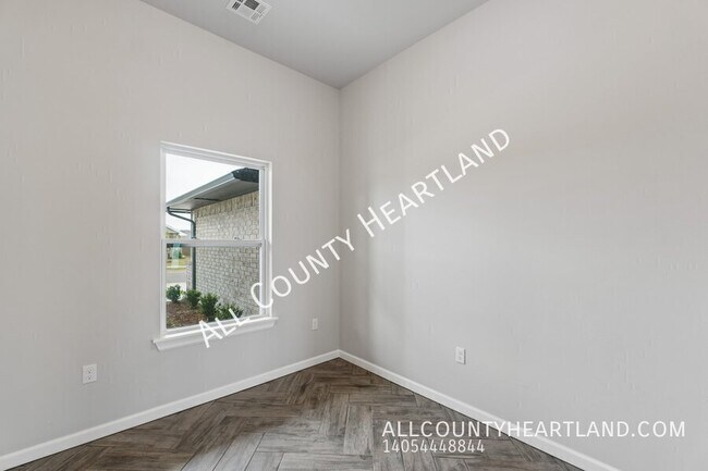 Building Photo - 1017 Redwood Creek Dr