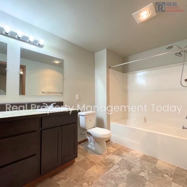 Building Photo - $250 MOVE IN SPECIAL!! Charming 3 Bedroom 2.5 Bath House in Yelm!