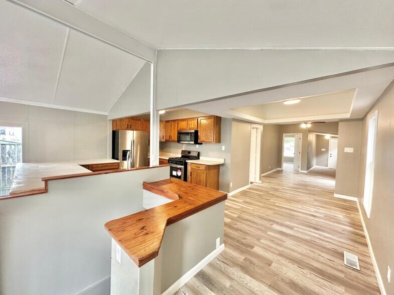 Building Photo - 1217 Filmore St