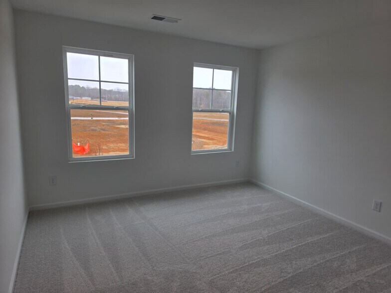 Building Photo - 528 Venetian Dr