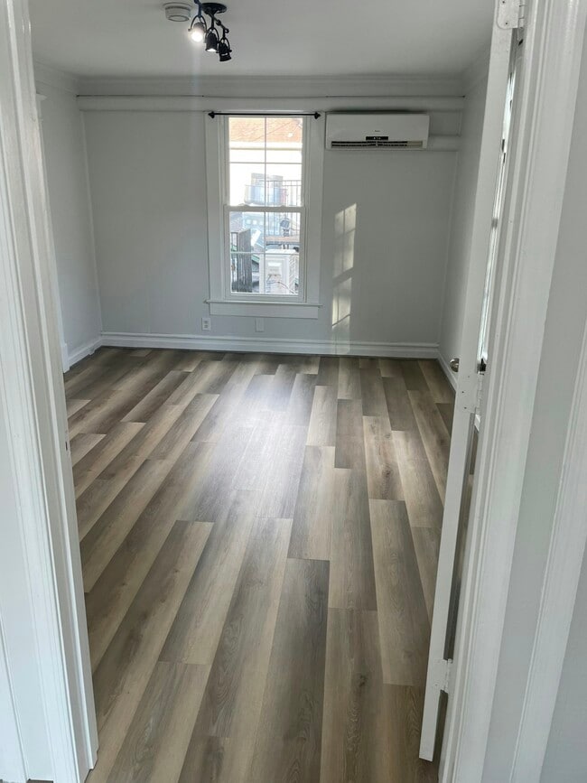 Building Photo - 201 Union St