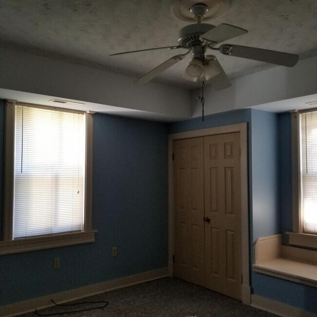 Building Photo - 2424 Birch Ave