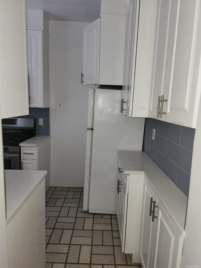 Building Photo - 111-45 76th Dr