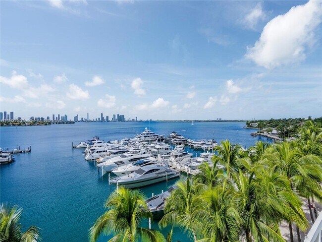 Building Photo - 1900 Sunset Harbour Dr