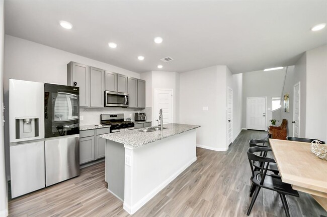 Building Photo - 2473 Carp Dr