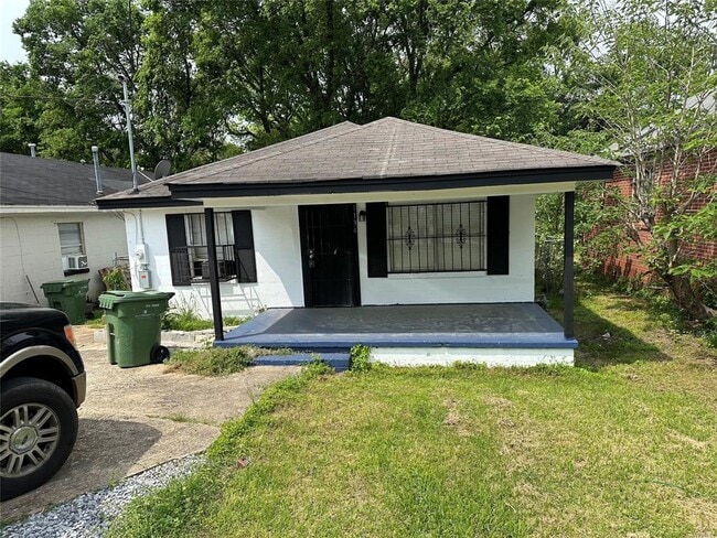 Primary Photo - 1134 Oak St