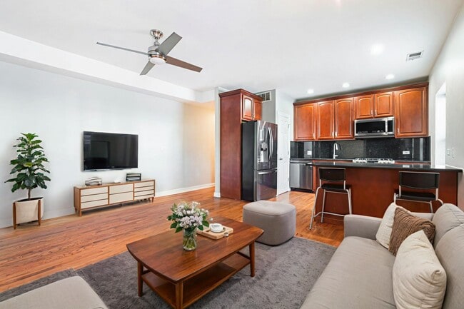 Building Photo - 6324 S Kimbark Ave