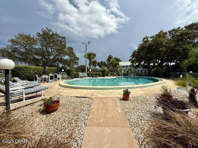 Building Photo - 404 S Beach St