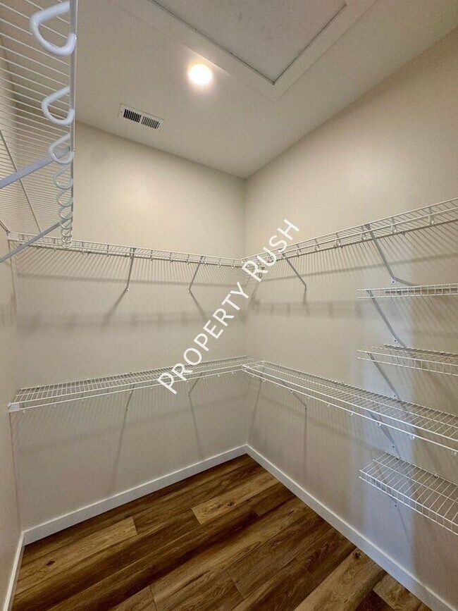 Building Photo - 1861 Zeta Way