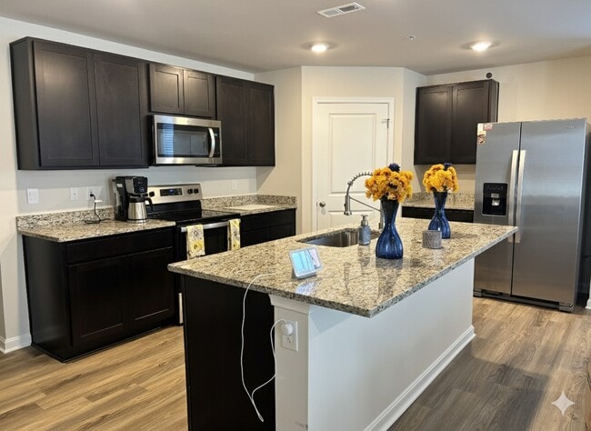 Building Photo - 359 Forest Edge Ave