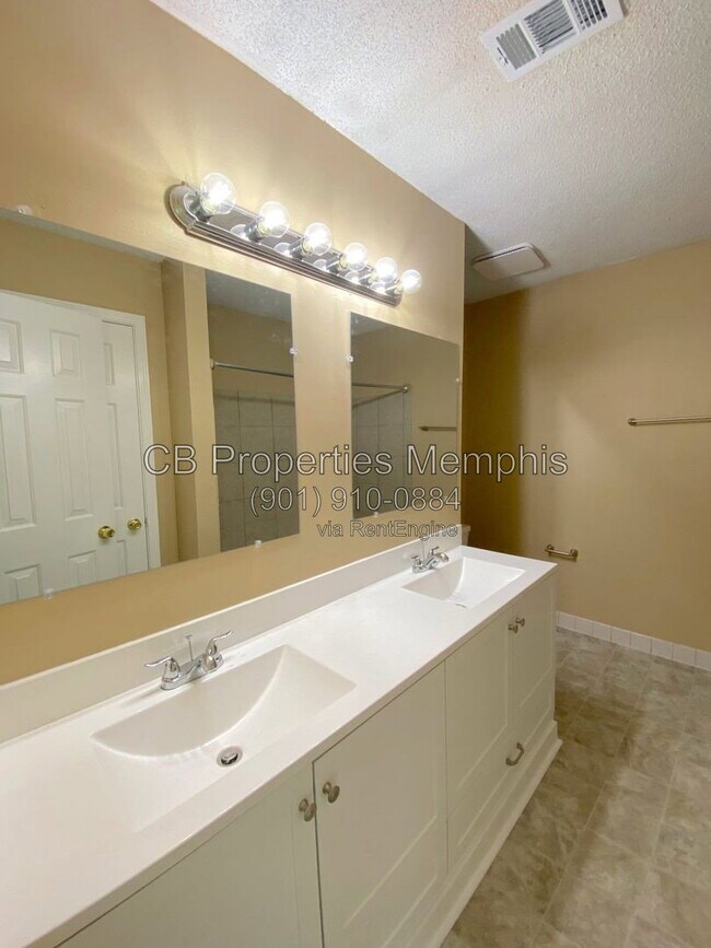 Building Photo - 6930 Autumnhill Ln
