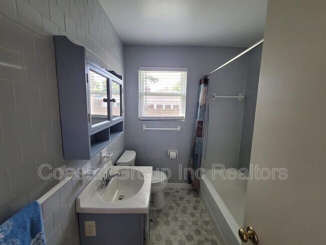 Building Photo - 2148 Ester Ct