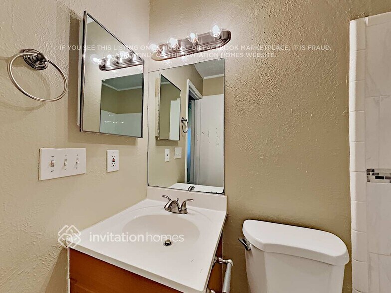 Building Photo - 705 Via Avenida