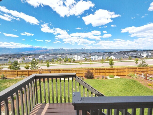Building Photo - Large Home in Bradly Ranch
