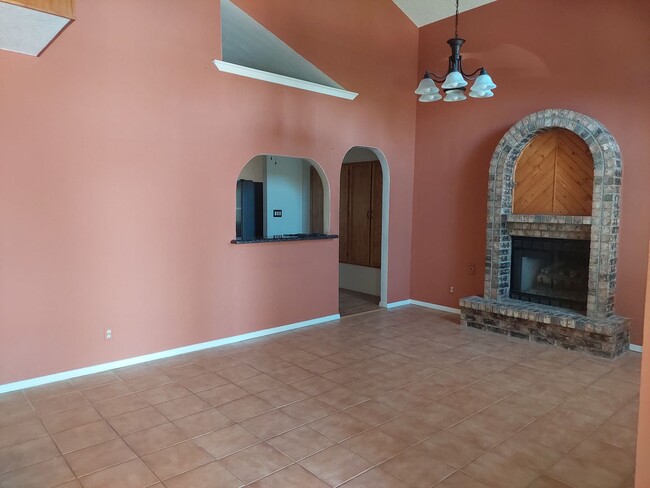 Building Photo - Beautiful Rental near Fort Bliss