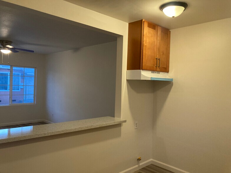 Building Photo - 4010 Flower St