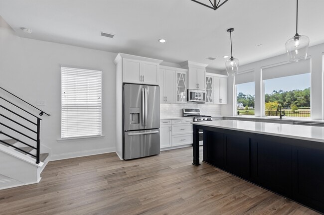 Building Photo - 5643 Fletcher Oaks Dr