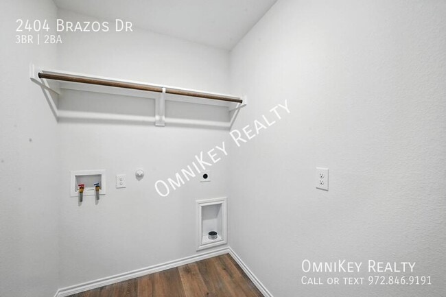 Building Photo - 2404 Brazos Dr
