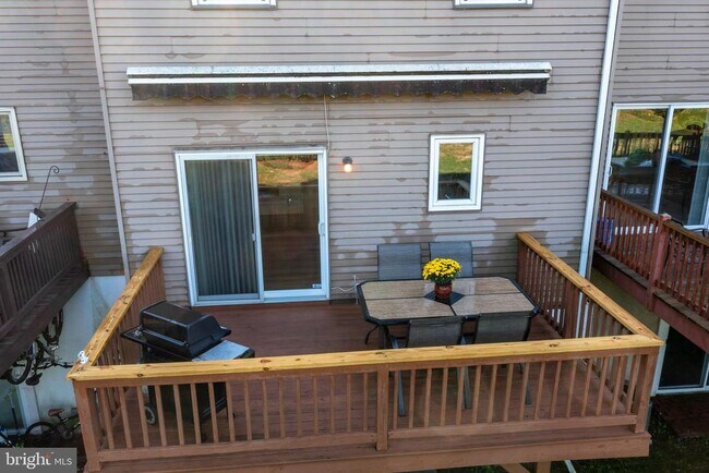 Building Photo - 3930 Gatehouse Lane