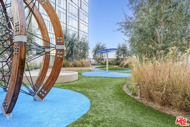 Building Photo - 877 Francisco St