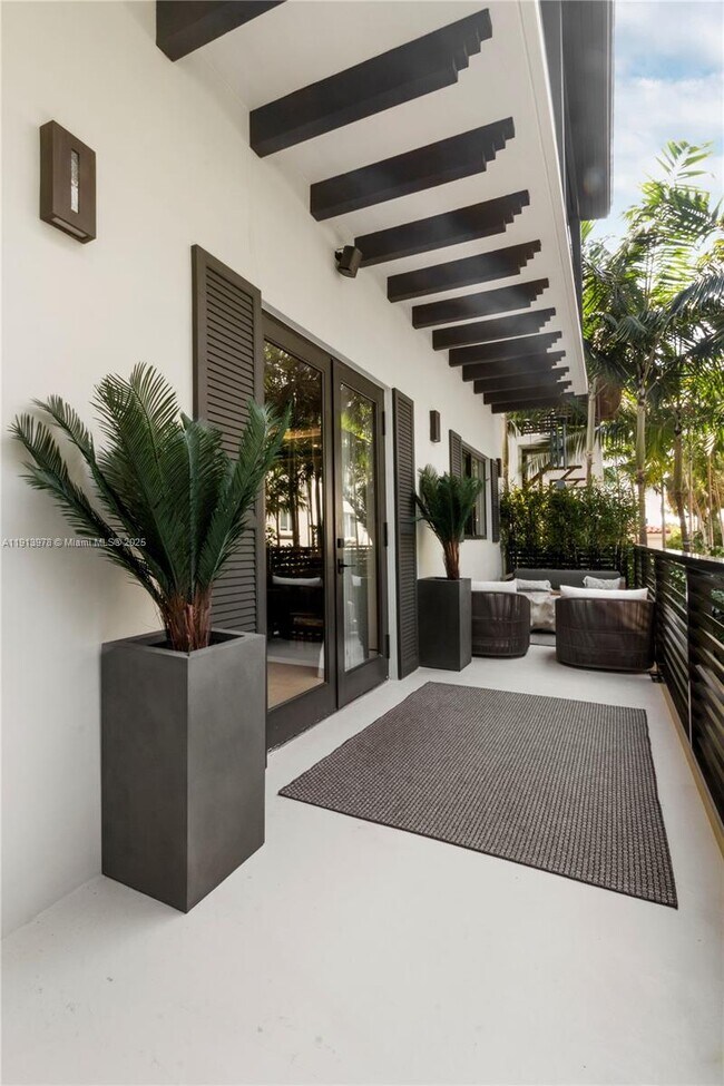 Building Photo - 3554 W Glencoe St