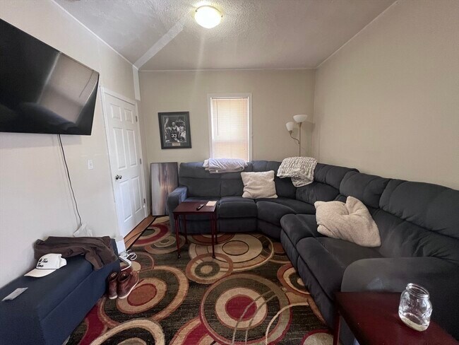 Building Photo - 50 Oliver St